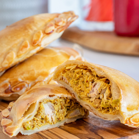 Empanada de Pollo Desmechado